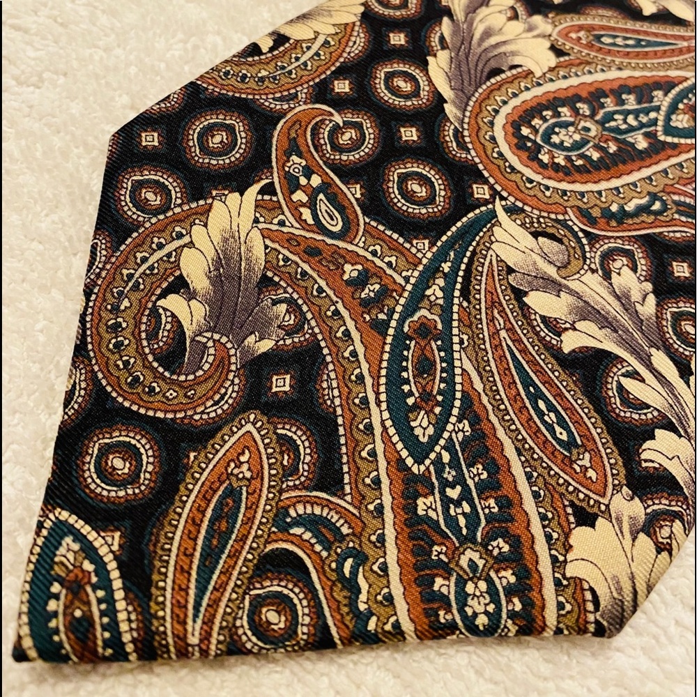 Brand New Trendy Tie By SAVILLE ROW